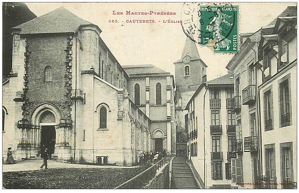 Carte postale de 1908 de l'église de Cauterets sans son clocher